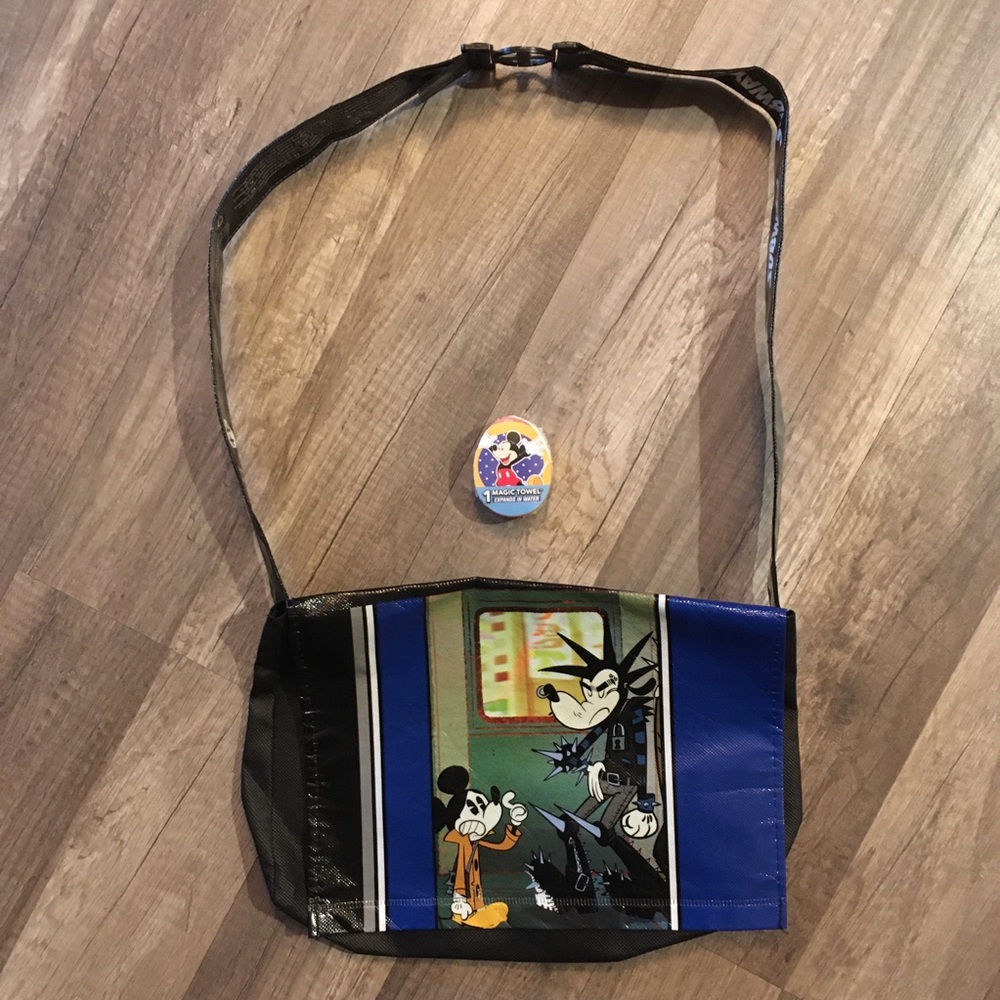**LAST CHANCE!! FREE! Gift w/ Purchase! Mickey Mouse bundle